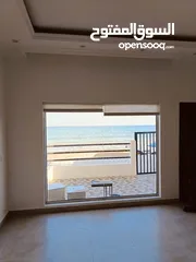  12 House with direct sea view with Swimming Pool منزل حديث مطل على البحر مع حوض سباحه