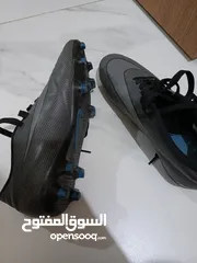  5 بوط نايك اصلييييييييي  استعمال خفيف ولا شخط ولا مزع ومريح