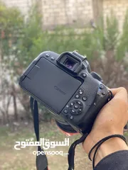  6 كاميرا كانون 800D توب نظافه للبيع مع عدستين