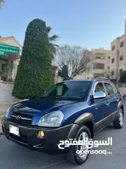  2 هيونداي توسان موديل 2006  جير عادي دفع رباعي بحالة ممتازة وفحص كامل ماتور 2000cc للبيع فقط كاش وبسعر