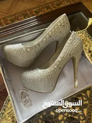  2 احذيه نسائيه جديده غير مستعمله