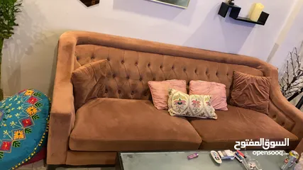  2 كنبات وستاند شموع للبيع بحاله ممتازه Sofas and candle stands for sale in excellent condition