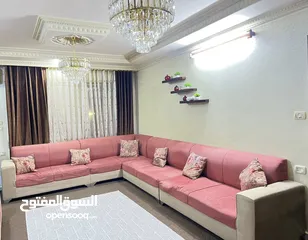  1 كورنر غرفة معيشة للبيع مع برداي بحالة جيدة جداً