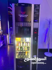  1 ماكينة البيع الذاتي ايطالي بحال الجديد "Vending machine"