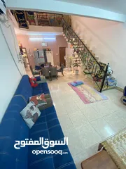  9 بيت للبيع المعقل قرب مستشفى المواني  ركن  مساحه148 غرف3 صاله2 حديقه سطح السعر300