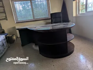  15 اثاث كنب ومكاتب بحاله جيده خشب وحديد
