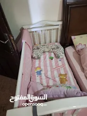  2 تخت اطفال زان مع فرشه مع الناموسيه