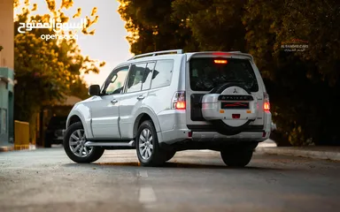  6 MITSUBISHI PAJERO FULL-OPTION 2011 EXCELLENT CONDITION WHITE