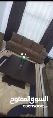  3 طقم كنب تفصيل بحالة ممتازة للبيع