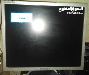  2 كمبيوتر مع شاشة للدراسة و الالعاب