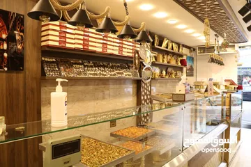  2 محل حلويات شاميه جاهز شغال بموقع مميز  بجبل الحسين للبيع بخلو وايجار ويمكن بيعه فارغا بخلو