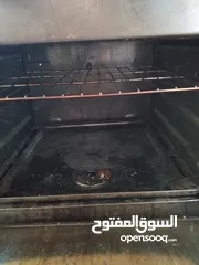  6 فرن غاز للبيع بحاجه لتنظيف الفالات والتلميع ..  الغاز من الكرتونه وبستعمل فيه ما تصلح ولا مره ..