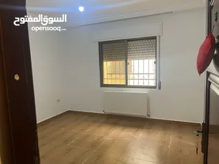  18 شقه طابق اول غير مفروشه للبيع في منطقة الكرسي