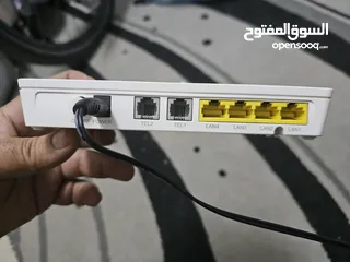  4 2 مودم - راوتر هواوي رواتر D Link للبيع لتوصيل واي فاي او تقوية شبكة واي فاي موجودة وله مخرج USB