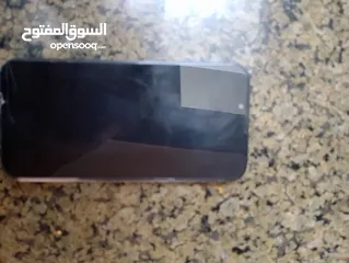  3 iPhone 13 نظيف جداً – بسعر285دينار مساحه 128 للبدل أو البيع