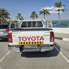  3 Toyota hilux model 2017 gcc full auto good condition very nice car everything perfect