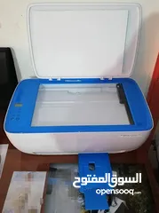  3 طابعة مع سكانر ملونة ويرلس شبه جديد مع حبر بالكرتونة
