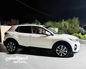  4 كيا ستونيك 2020برخصة عداد70 للبيع علكاش والبدل وارد بسعر حرق حرق68000الف لحق حالك