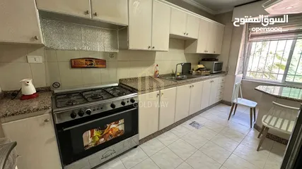  9 شقة مميزة للبيع في أرقى مناطق عبدون طابق أول 170م بسعر مميز / ref 9528