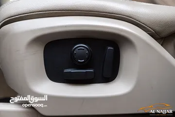  12 Range Rover Vogue 2016 Hse   السيارة وارد الشركة و مميزة جدا و قطعت مسافة 131,000 كيلو متر