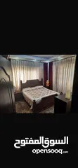  1 غرفة نوم خشب ثقيل لون بني