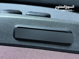  8 VOLKSWAGEN ID6 X PRO ( معرض الحضر )