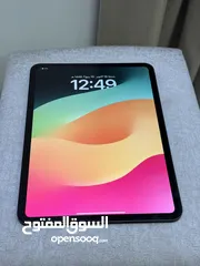  6 الجديد كليًا آيباد برو M4/256GB مستخدم شهرين فقط.