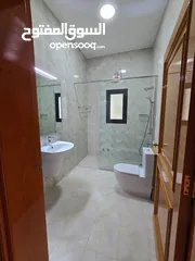  9 فيلا للايجار في القرم مقابل فندق كراون بلازا-5BHK VILLA at Qurum opposite CROWNE PLAZA