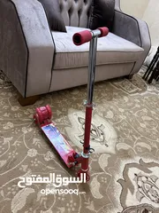  8 بسكليت وسكوتر وخيمة بحالة ممتازة متل الجديد