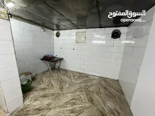  5 مخزن للايجار