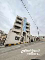  9 ارضية مع ترس و فير بليس بتشطيب مميز في طريق المطار الحويطي خلف المدارس العالمية