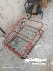  2 تخت حديد ثقيل بنطوي مع فرشة مطلوب 15دينار موجود بالرصيفه
