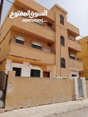  6 عمارة للبيع في المحدود الوسط حوض الرمال بحالة ممتازة للبيع بسعر مغري جدا