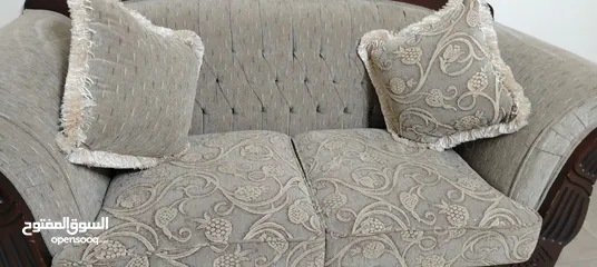  8 طقم ضيوف كنب خشب سويد اسفنج دانلوب ضغط اصلي بحاله الوكاله مرتب جدا وفخم لون طحيني وبيج