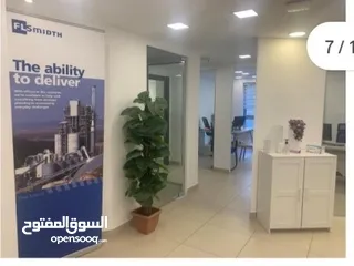  1 مكتب تجاري فاخر جدا للايجار في أفضل مواقع شارع زهران ، موقع حيوي ممتاز يصلح لشركات كبرى