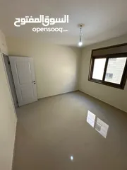  9 ثلاث غرف نوم غير مفروشة للإيجار.