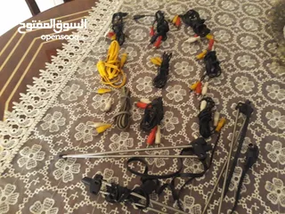  3 اربع رسيفرات 35دينار والواحد 10دنانيرماركات مع 4 ريموتات مشكلين مع 9 وصلات اضافيه تفاصيل بالداخل