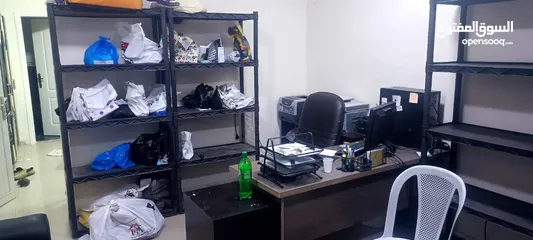  2 اثاث مكتب شركة خدمات توصيل لوجستيه