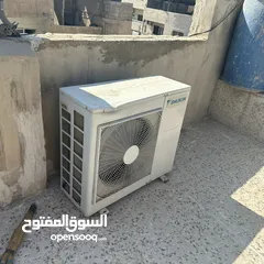  4 مكيف دايكن عدد 2 للبيع