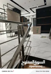  3 شروات بلاط مشكل داخل معرض للبيع بسعر مغري جدا وشاور حمام زجاج مع ارضيه جديد للبيع