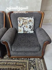  3 طقم كنب 8 مقاعد بحالة ممتازة للبيع