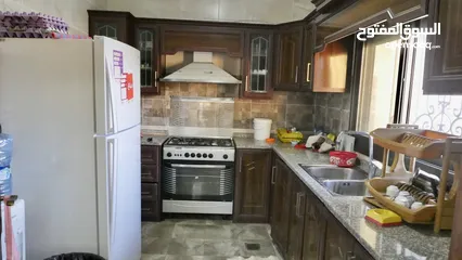  16 مين لسى ماحجز عنا !