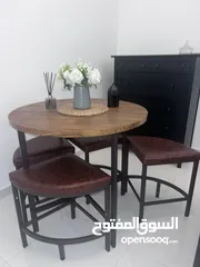  1 Dining set with 4 high chairs