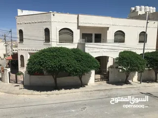  11 بيت مستقل للبيع في ابو نصير قرب دوار الروابدة