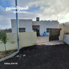  8 بيت سوبر ديلوكس مستقل للبيع اربع واجهات حجر عمر البناء 3 سنوات اطلاله بانوراميه جميله جدا