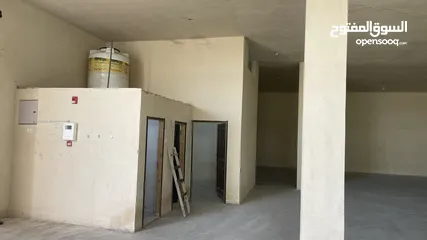  10 هنجر 550م و تسوية / مستودع 550م للايجار أبو علندا 3 فاز مساحه كلية 1100 تأجير معا او كل وحده لحالها
