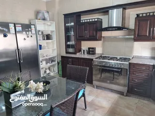  6 شقة طابقية للايجار في ضاحية الامير راشد