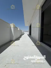  14 روف جديد لم يسكن مع ترسات خارجية واسعة بإطلالــــه بانوراما