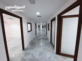  11 مكتب للايجار بأبراج العوضي  في شارع احمد الجابر بمنطقة الشرق