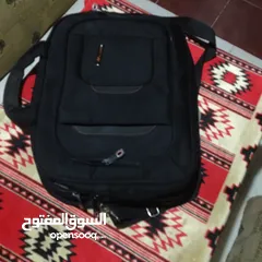  9 البيع شنطه لاب توب حاجه نضيفه وشغاله كويس